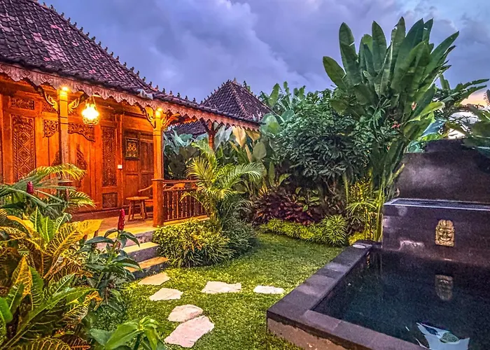 Padiku Semana Private Pool *